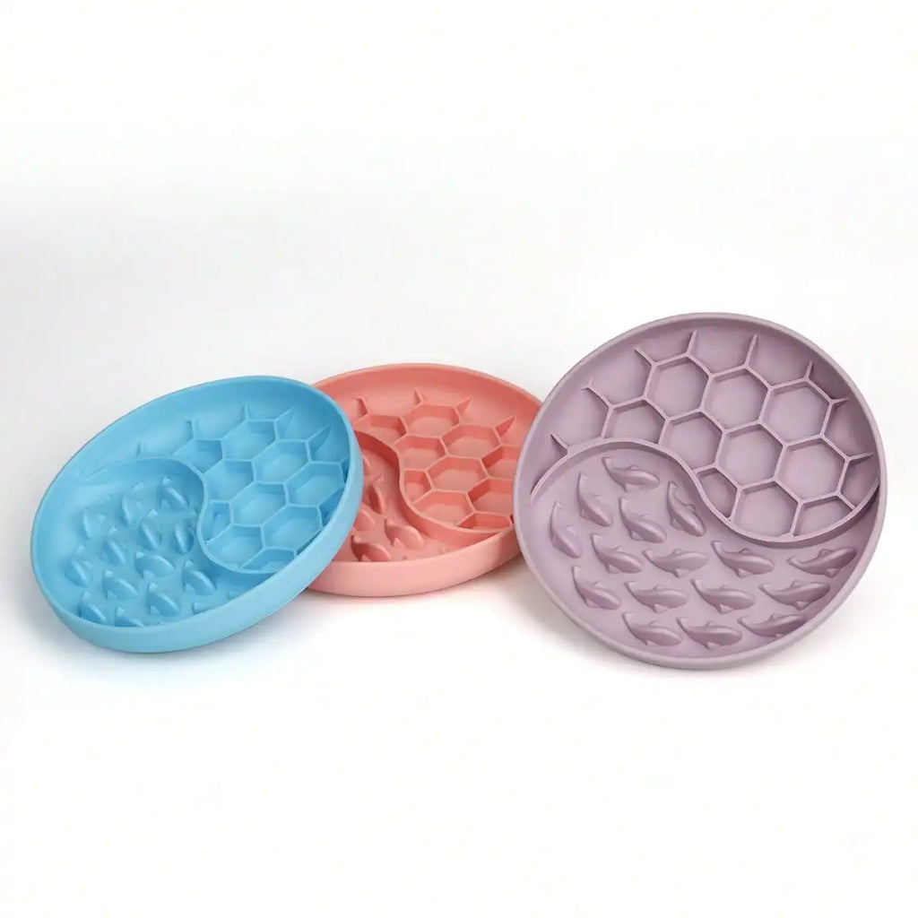 Multi-Functional Cat Slow Feeder Mat - Food-Grade Silicone Licking Pad with Anti-Choking Design