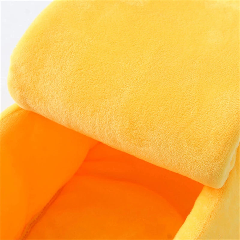 Banana-Shaped Cat Bed - Cosy Plush Pet House with Thick Cushioning for Cats & Small Dogs