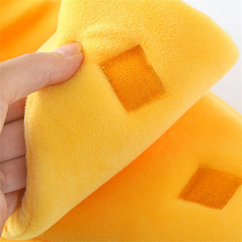 Banana-Shaped Cat Bed - Cosy Plush Pet House with Thick Cushioning for Cats & Small Dogs