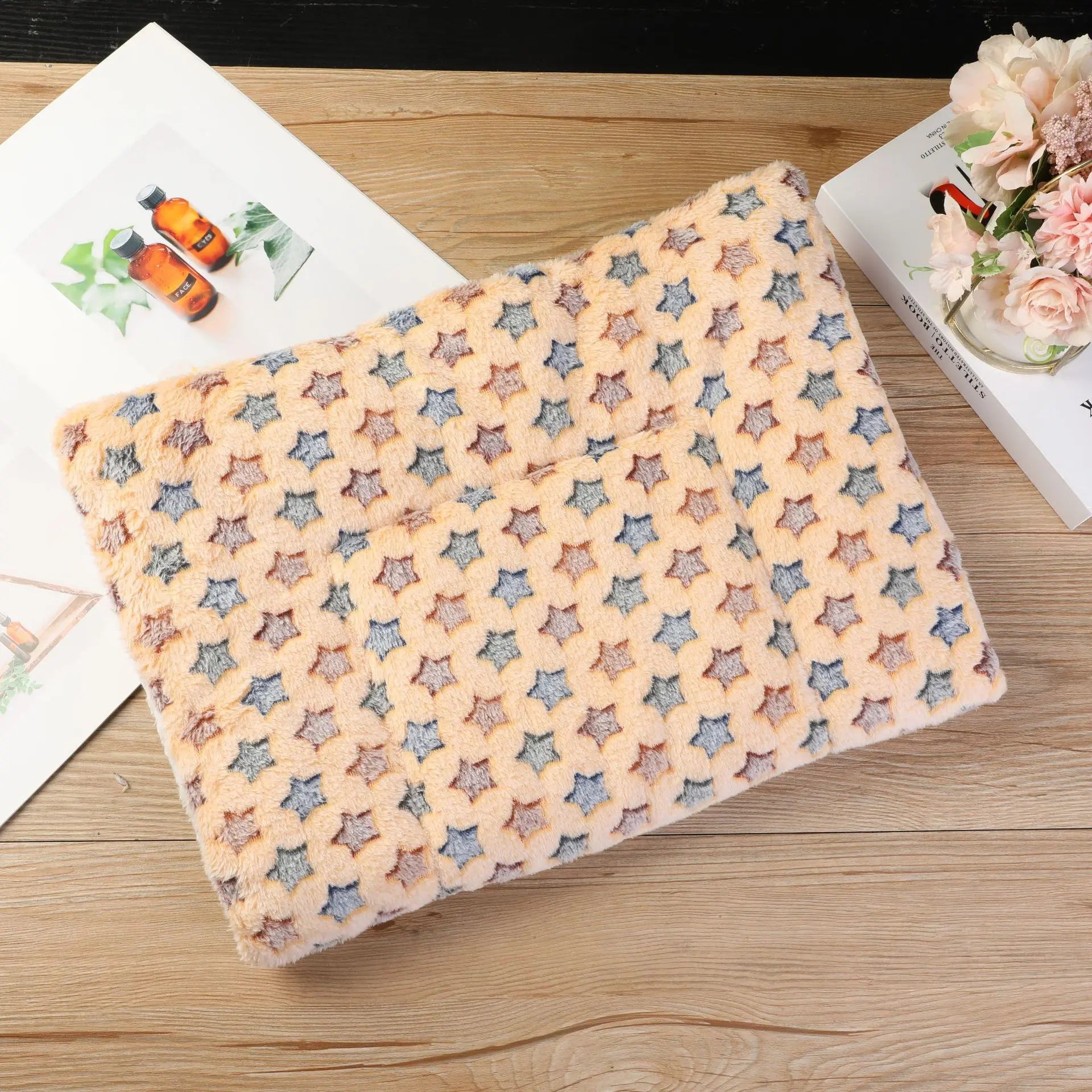 Thickened Flannel Cat Bed Mat - Soft Warm Sleeping Blanket for Cats & Kittens