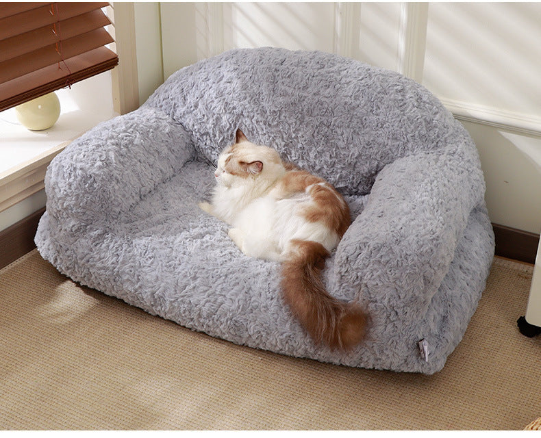 Plush All-Season Cat Sofa Bed – Non-Slip Base & Scratch-Resistant Fabric